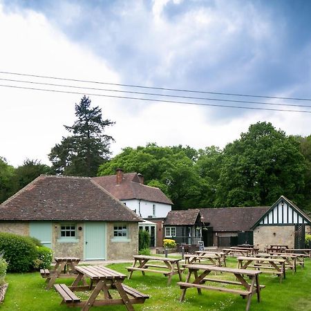 Bed and Breakfast The Cowdray Arms à Haywards Heath Extérieur photo